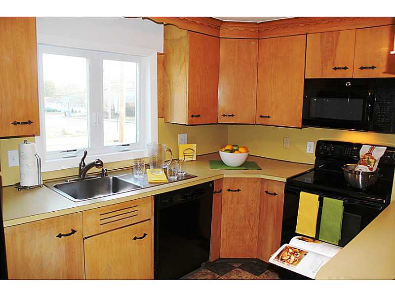 Kitchen. Charming kitchen features all new appliances.