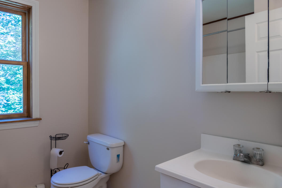 14 Ware Road Freeport, ME 04032 - Photo 20 of 41 20-1st Floor Full Bath1