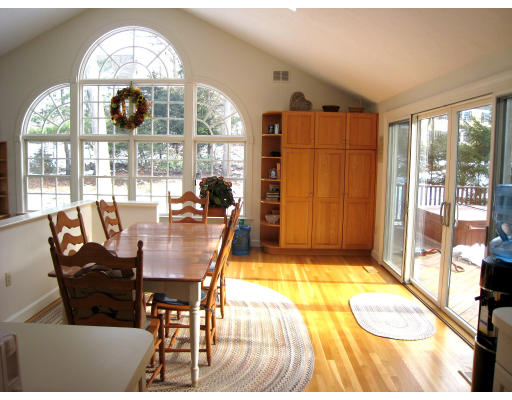 122 Lowell Road Wellesley, MA 02481 - Photo 4 of 7