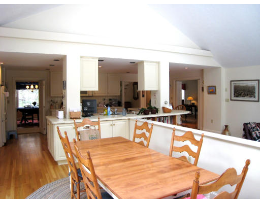 122 Lowell Road Wellesley, MA 02481 - Photo 5 of 7