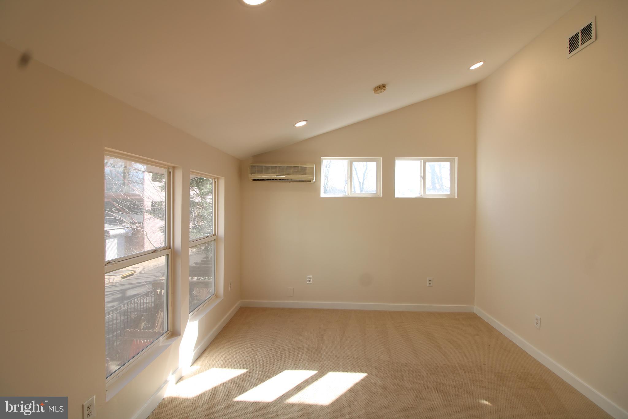 24 East Reed Avenue Alexandria, VA 22305 - Photo 17 of 23