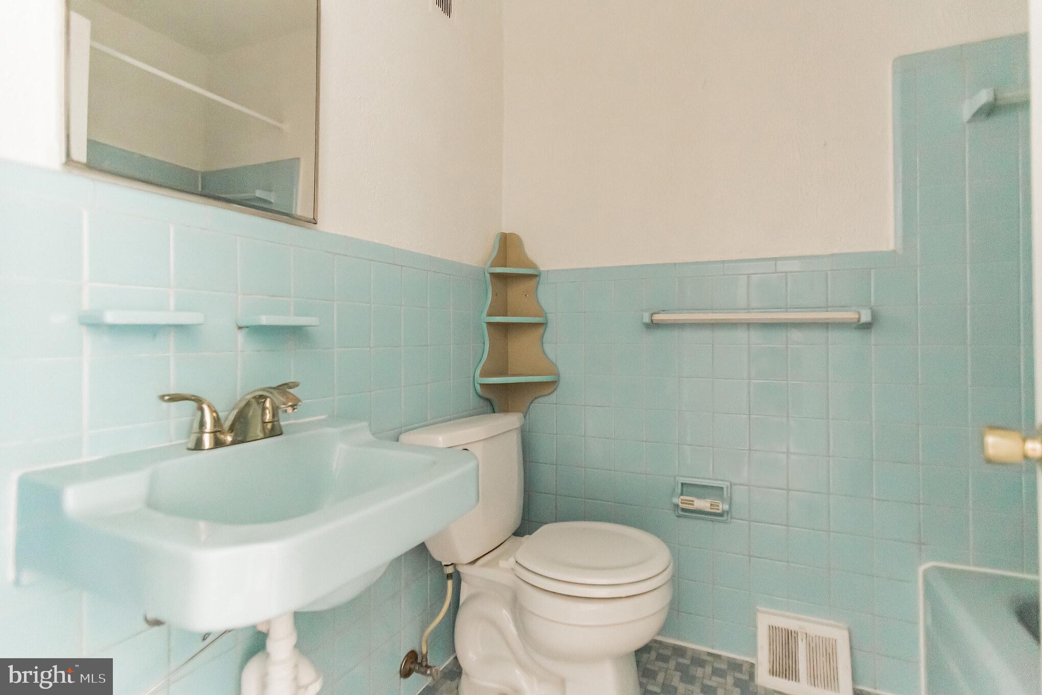 2739 Cranston Road Philadelphia, PA 19131 - Photo 12 of 30