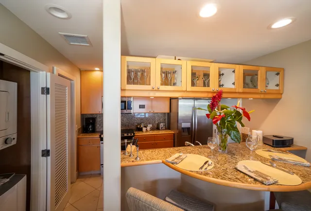 $1,300,000 | 78-6834 Ali‘i Drive, Unit 22B 201 & 202, Kailua-Kona, HI 96740