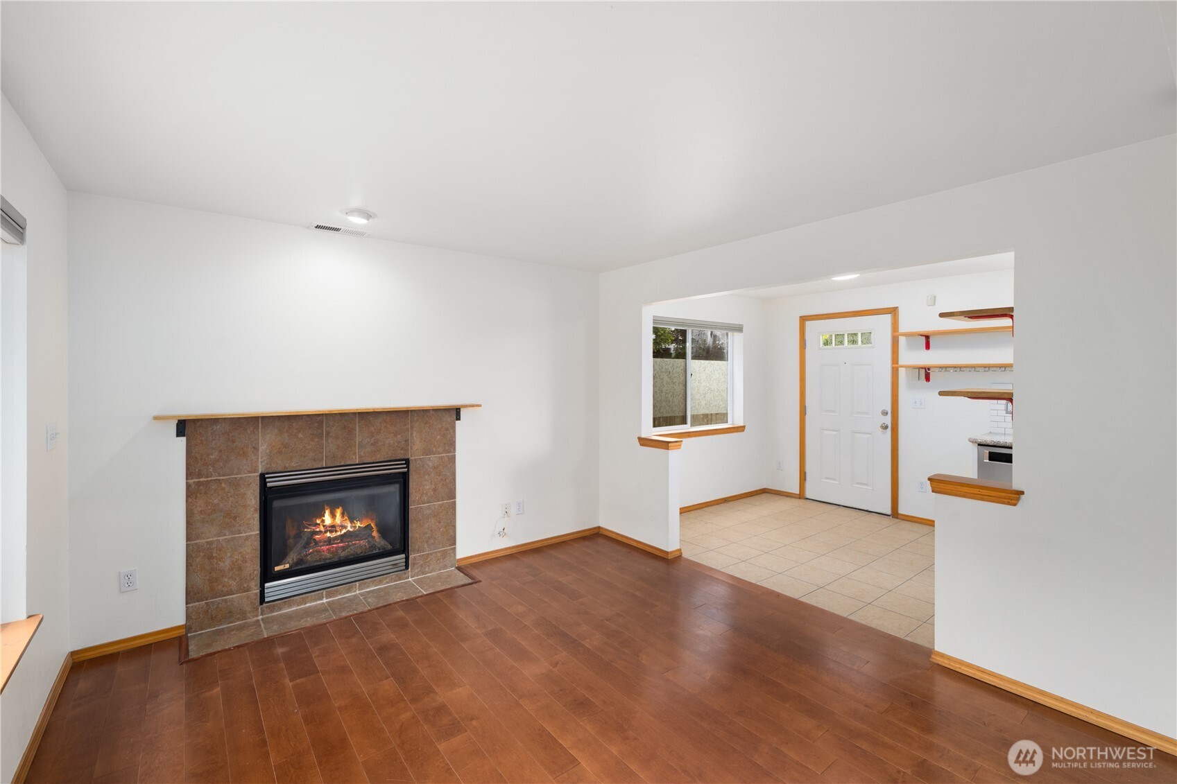 8823 Delridge Way Southwest, Unit B Seattle, WA 98106 - Photo 4 of 32