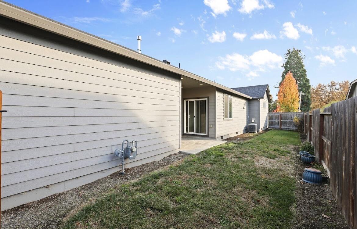 1467 Spring Street Medford, OR 97504 - Photo 29 of 31 IMG_1631