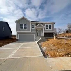 $441,997 | 16209 Ryan Circle, Parkville, MO 64152