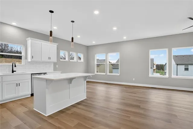 $441,997 | 16209 Ryan Circle, Parkville, MO 64152