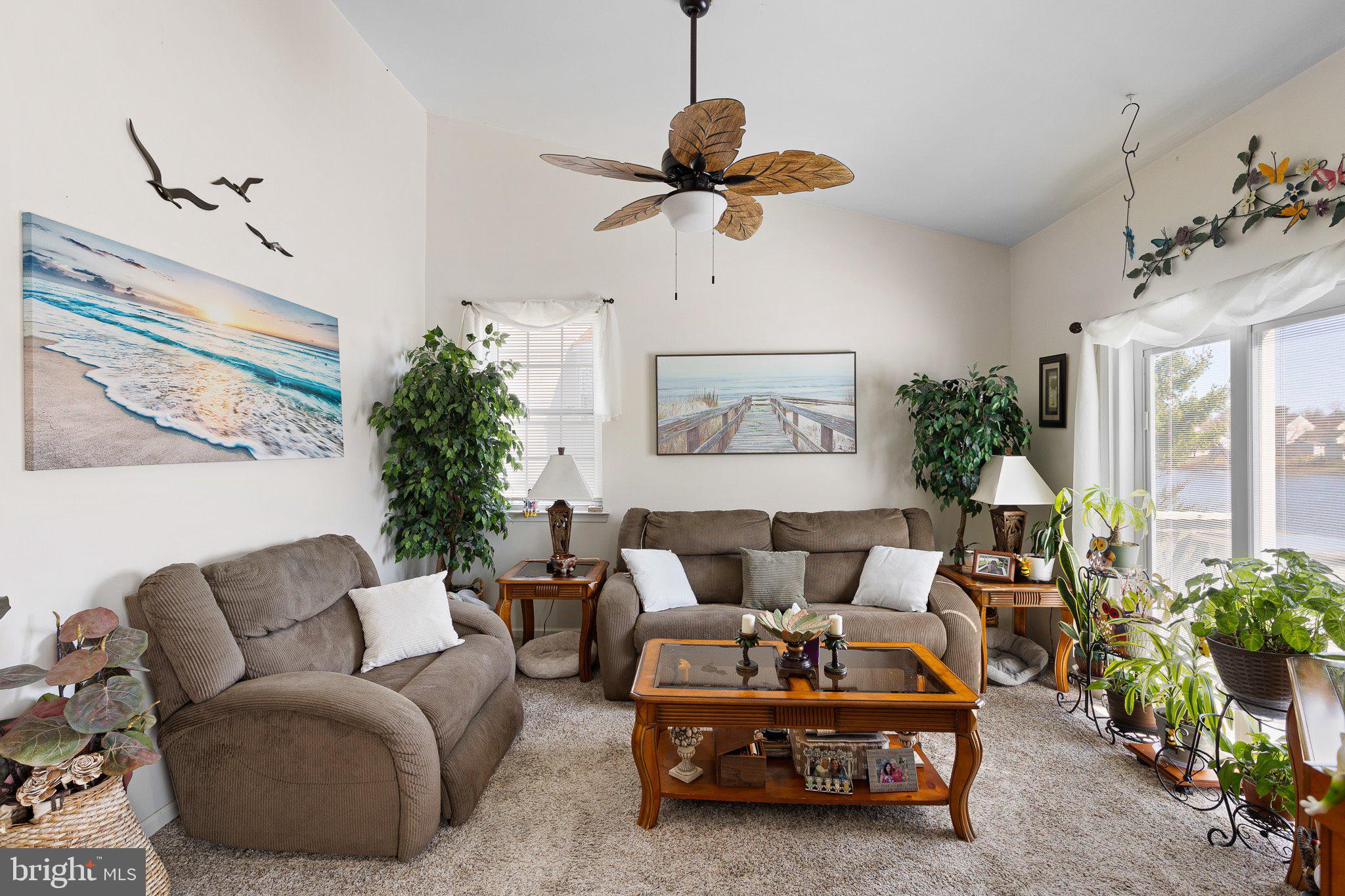 502 Mason Drive New Castle, DE 19720 - Photo 4 of 17 a living room with furniture