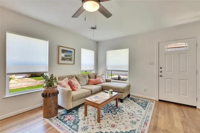 $2,750 | 5206 Grover Avenue, Austin, TX 78756