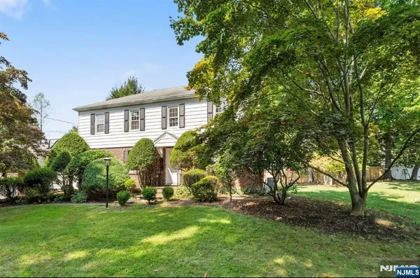 $3,725 | 409 Tappan Road, Unit 2, Norwood, NJ 07648