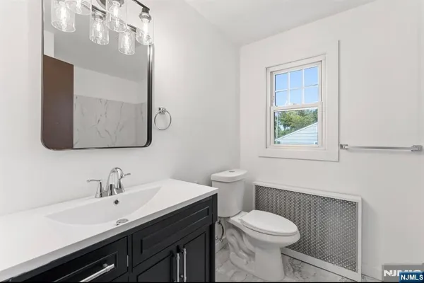 $3,725 | 409 Tappan Road, Unit 2, Norwood, NJ 07648