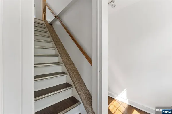 $3,725 | 409 Tappan Road, Unit 2, Norwood, NJ 07648