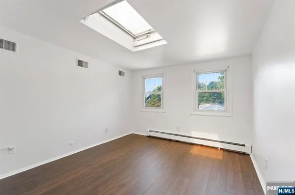 $3,725 | 409 Tappan Road, Unit 2, Norwood, NJ 07648