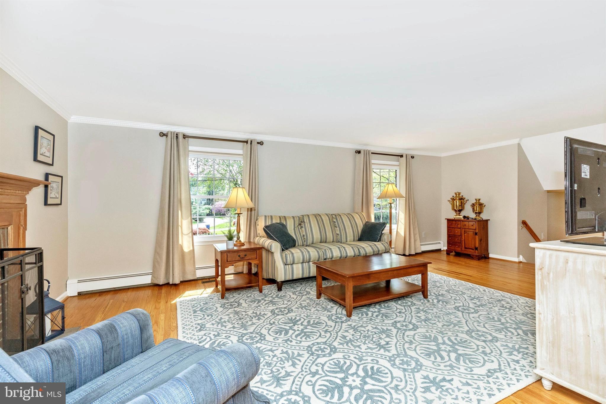 708 Blue Hill Road Wallingford, PA 19086 - Photo 7 of 61 Bright & Sunny Rooms