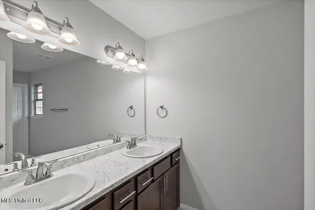 $334,900 | 107 Red Bird Cove, Batesville, MS 38606