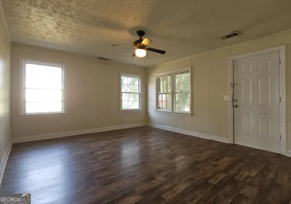 $1,295 | 1751 Atlanta Highway Southeast, Statham, GA 30666