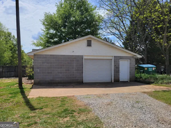 $1,295 | 1751 Atlanta Highway Southeast, Statham, GA 30666