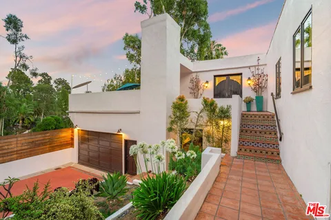 $2,197,000 | 6216 Primrose Avenue, Los Angeles, CA 90068