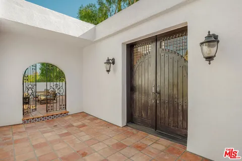 $2,197,000 | 6216 Primrose Avenue, Los Angeles, CA 90068