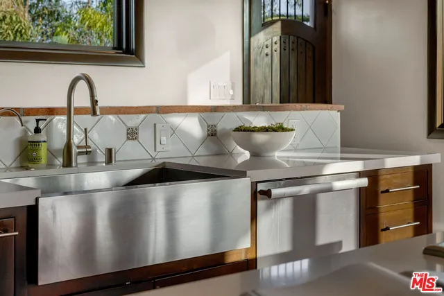 $2,197,000 | 6216 Primrose Avenue, Los Angeles, CA 90068