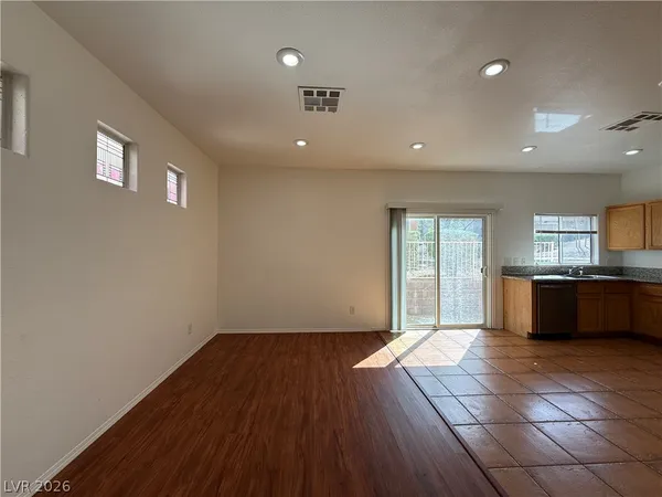 $2,100 | 10541 Kivas Court, Las Vegas, NV 89129