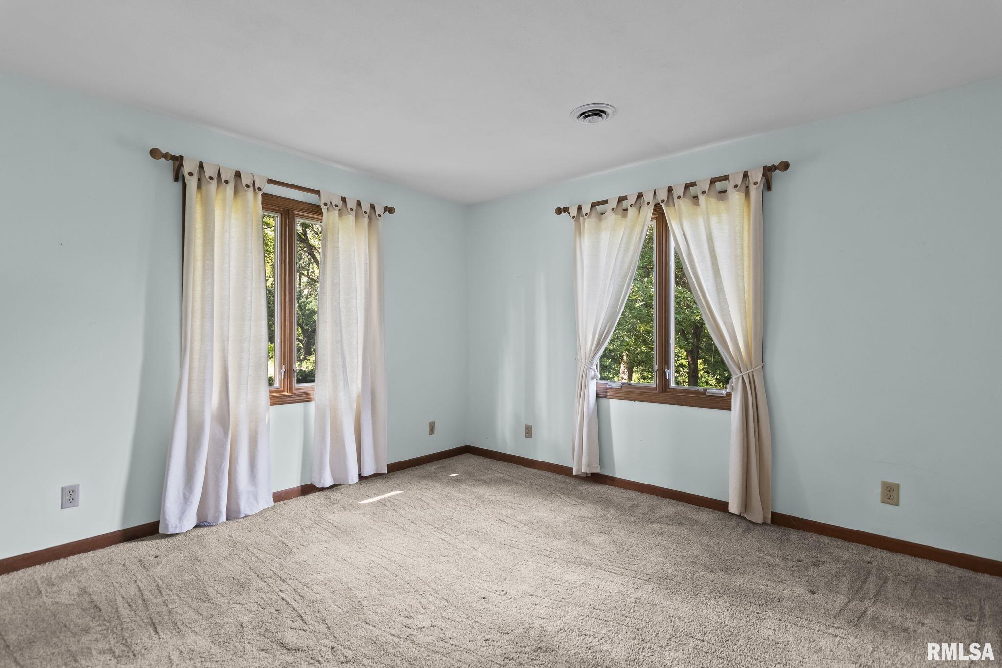 53 Frontier Lake Drive Springfield, IL 62707 - Photo 22 of 36 Gallery Image 22