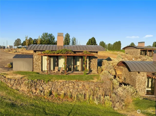 $895,000 | 344 Silica Road Northwest, Unit 12, Quincy, WA 98848