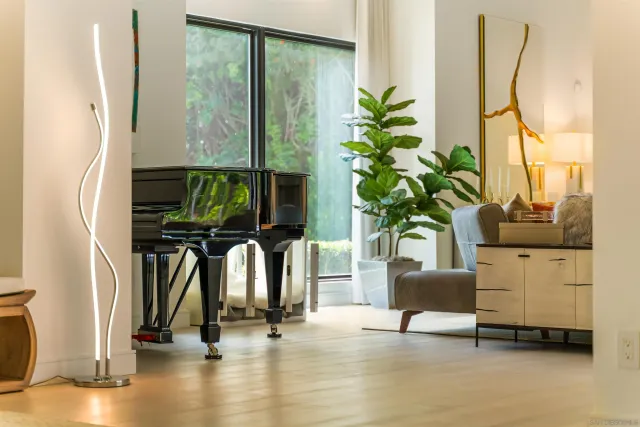 $6,995,000 | 6887 Avenida Andorra, La Jolla, CA 92037