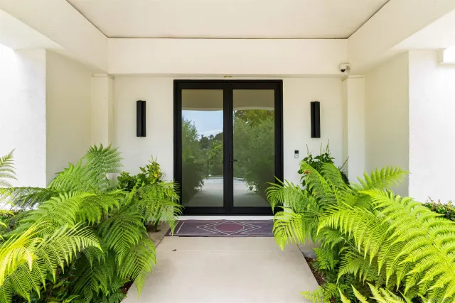 $6,995,000 | 6887 Avenida Andorra, La Jolla, CA 92037