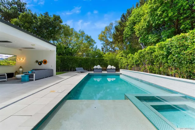 $6,995,000 | 6887 Avenida Andorra, La Jolla, CA 92037