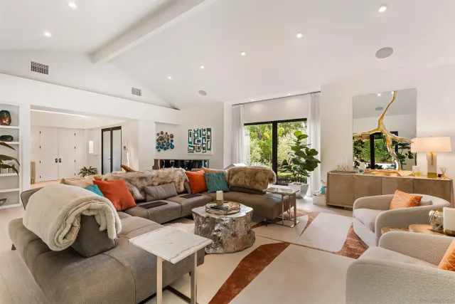 $6,995,000 | 6887 Avenida Andorra, La Jolla, CA 92037
