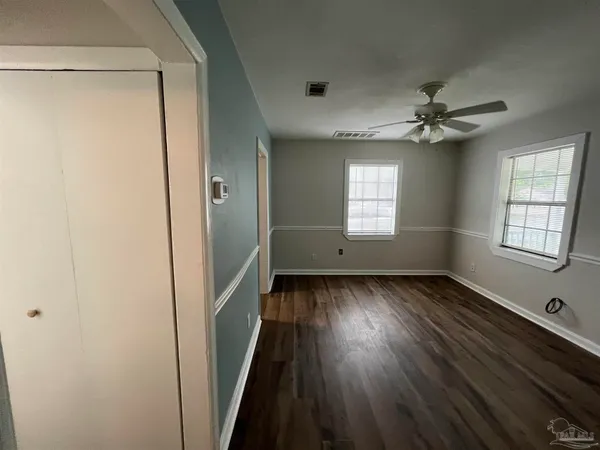 $1,325 | 45 West Carver Drive, Pensacola, FL 32507
