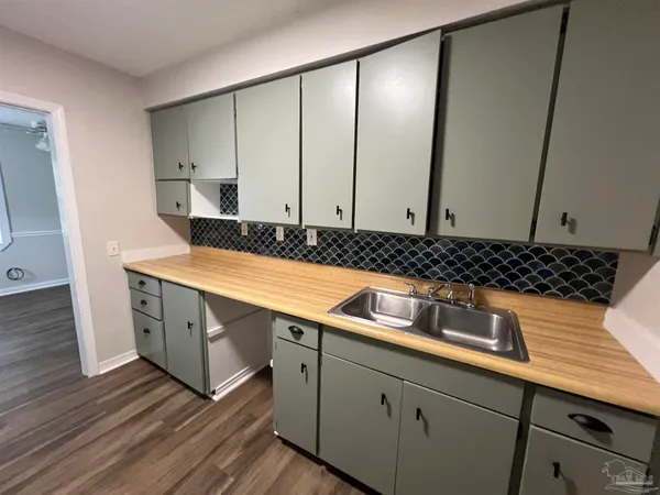 $1,325 | 45 West Carver Drive, Pensacola, FL 32507