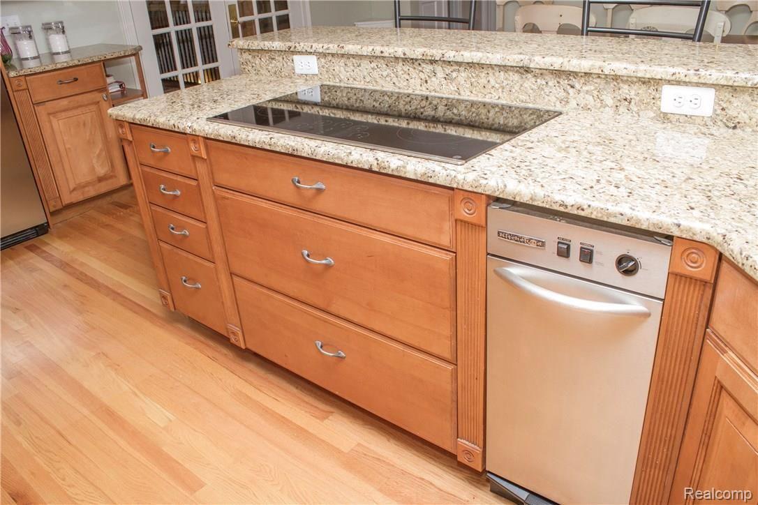 6108 Pine Knob Road Clarkston, MI 48348 - Photo 23 of 48 Beautiful Granite counter tops