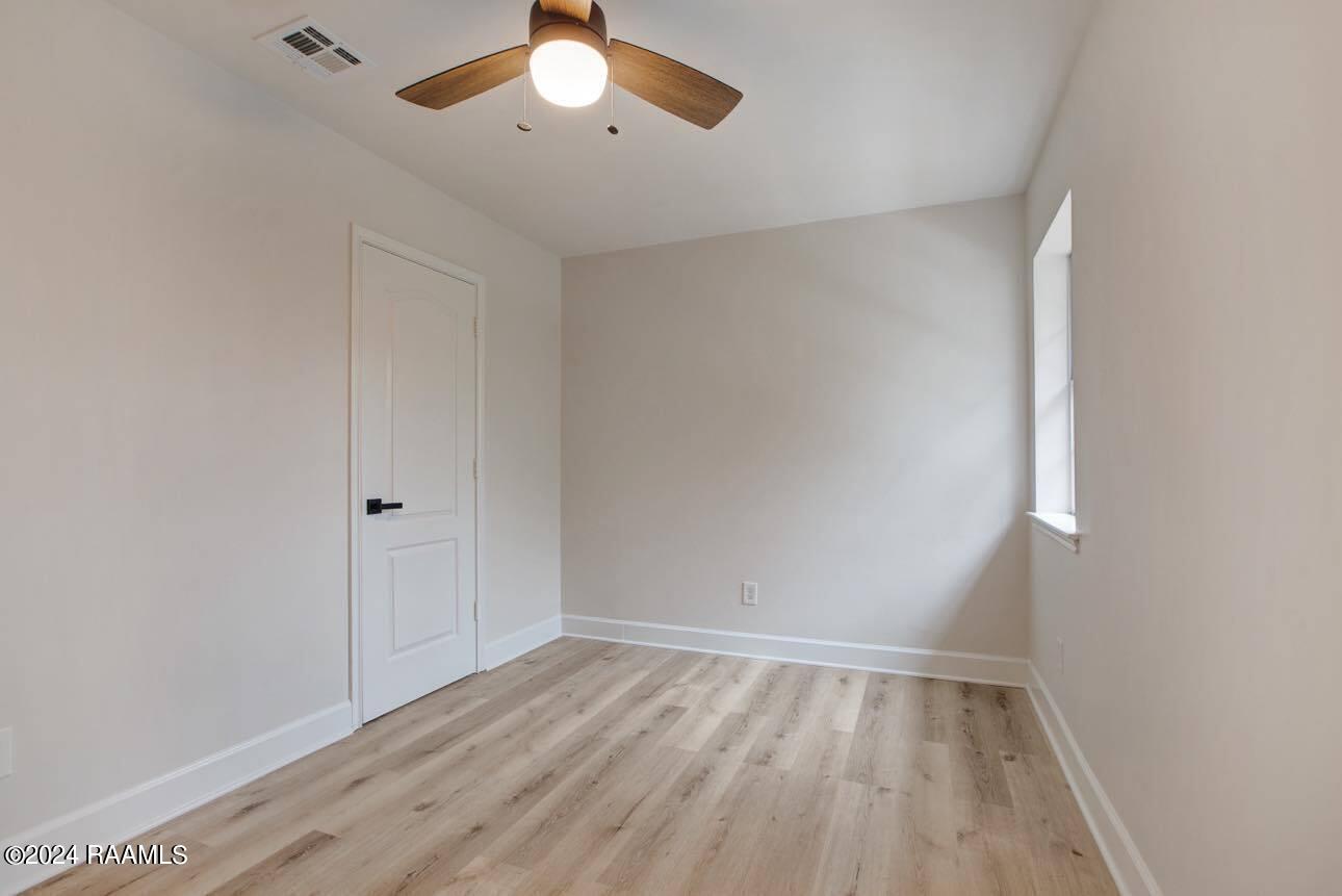 305 Redoak Circle Lafayette, LA 70506 - Photo 16 of 28 450491896_456874290523253_88188399069253