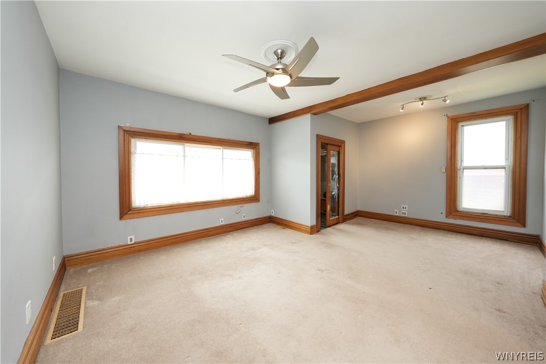 247 Barton Street Buffalo, NY 14213 - Photo 3 of 43