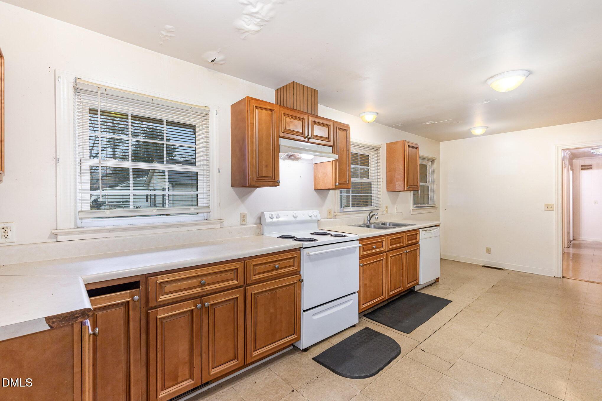 215 East Franklin Street Spring Hope, NC 27882 - Photo 12 of 22 215 E Franklin St 11