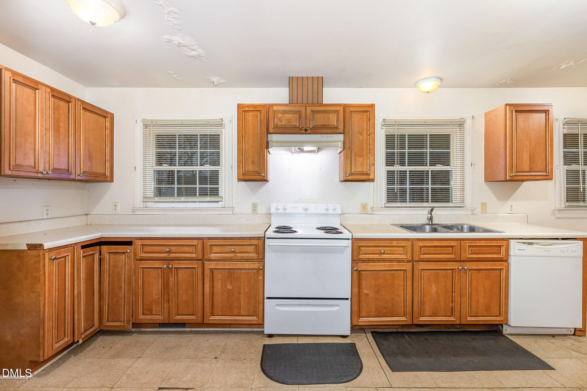 215 East Franklin Street Spring Hope, NC 27882 - Photo 10 of 22 215 E Franklin St 12