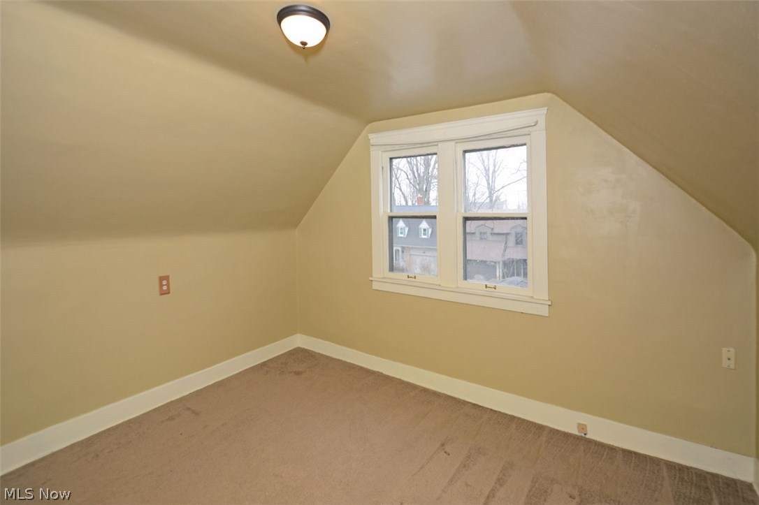 1507 Crest Road Cleveland, OH 44121 - Photo 25 of 34