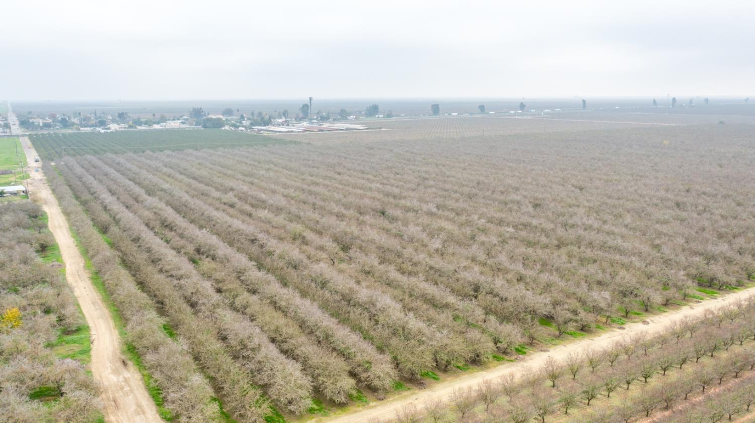 0 West Cable Street Earlimart, CA 93219 - Photo 6 of 14 a view of lake and mountain