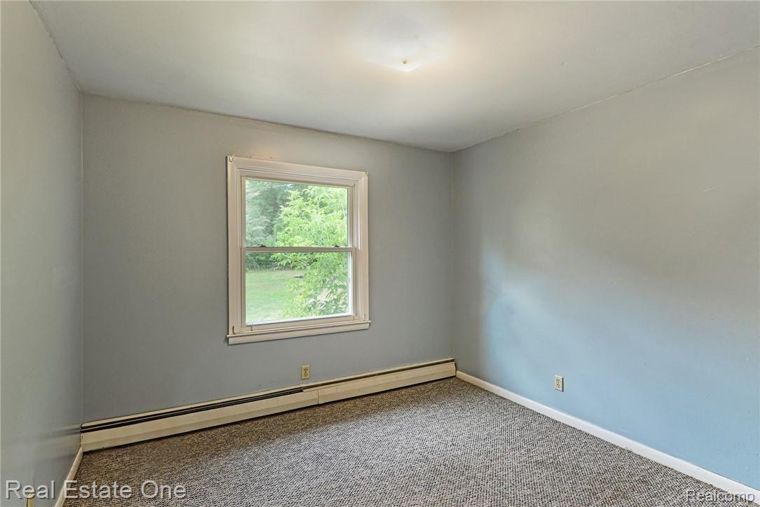 9780 Mcgregor Road Pinckney, MI 48169 - Photo 14 of 34 Additional bedroom