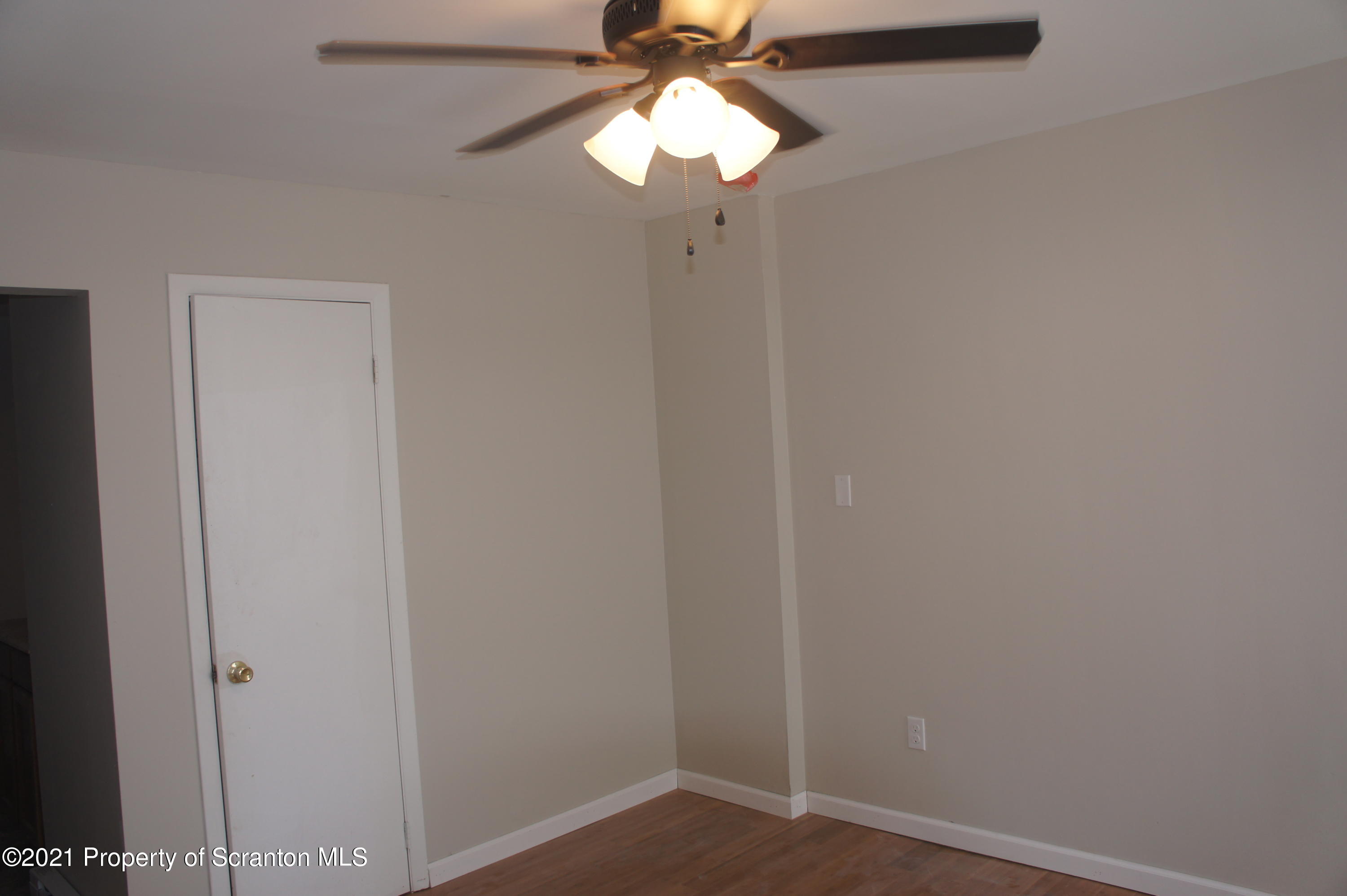 108 North Main Street Scranton, PA 18517 - Photo 10 of 16 a view of an empty room