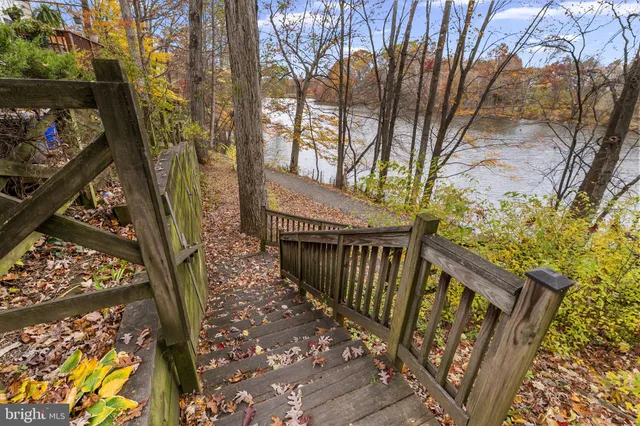 $2,750 | 4 Waterside Court, Germantown, MD 20874