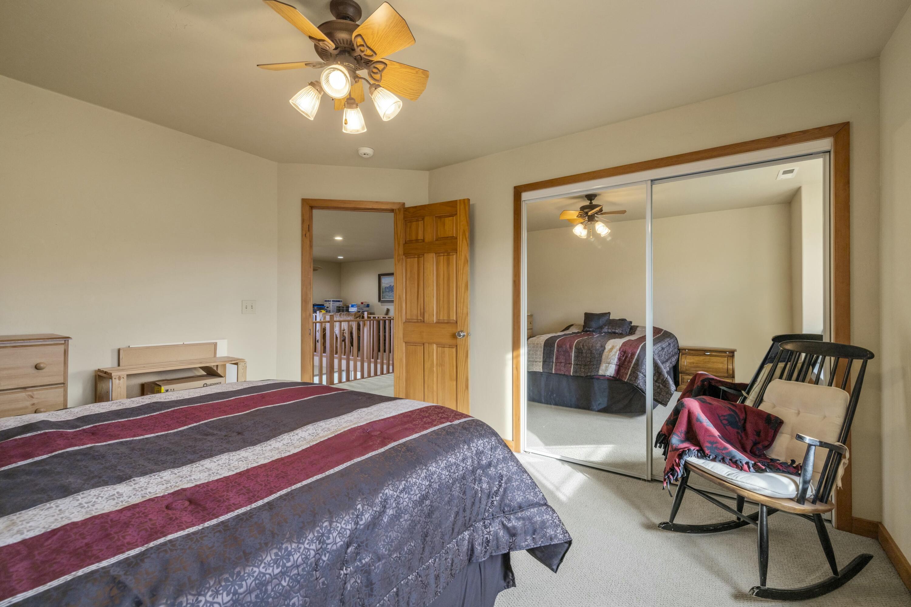 11251 Crystal Springs Road Klamath Falls, OR 97603 - Photo 23 of 64 bedroom