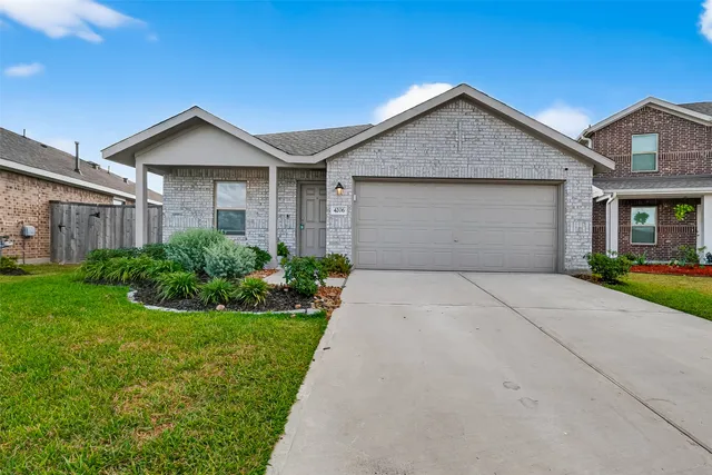 $2,100 | 4206 Barrington Cove Lane, Baytown, TX 77521