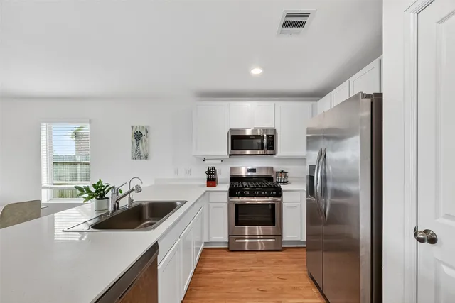 $2,100 | 4206 Barrington Cove Lane, Baytown, TX 77521