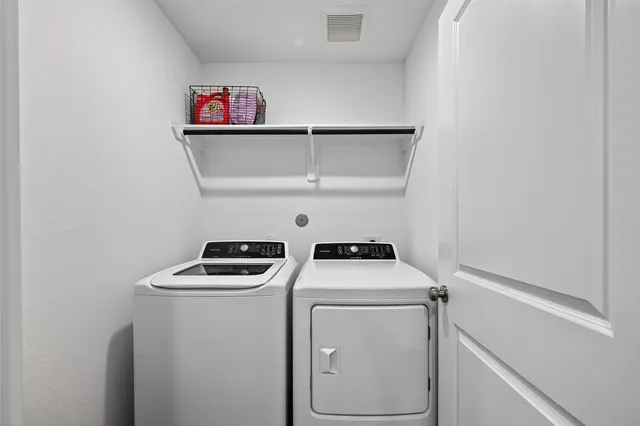 $2,100 | 4206 Barrington Cove Lane, Baytown, TX 77521