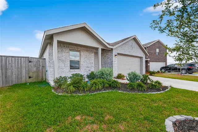 $2,100 | 4206 Barrington Cove Lane, Baytown, TX 77521