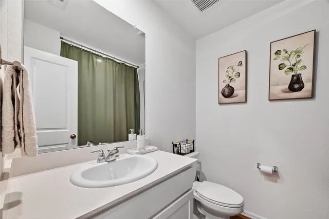 $2,100 | 4206 Barrington Cove Lane, Baytown, TX 77521