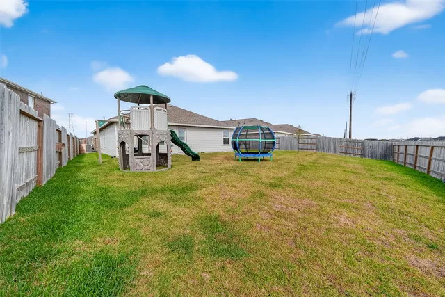 $2,100 | 4206 Barrington Cove Lane, Baytown, TX 77521